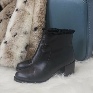 Authentic leather ankle boots with wool lining